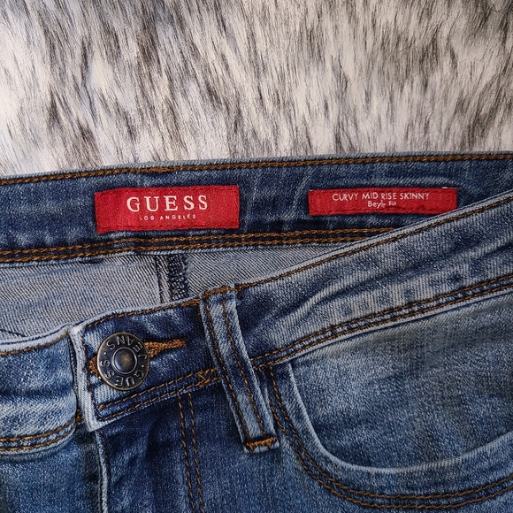 🔴SOLD🔴Guess skinny mid rise jeans - Picture 2 of 3